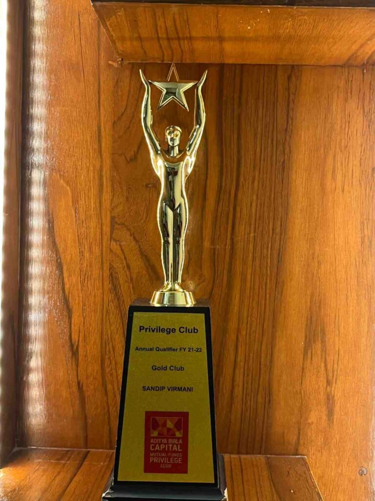 "Comparison chart of best SIP plans in India for 2025"